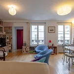 Elegant 2 Bd With Ac Golden Triangle Location