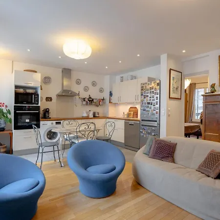 Elegant 2 Bd With Ac Golden Triangle Location Apartment Paris